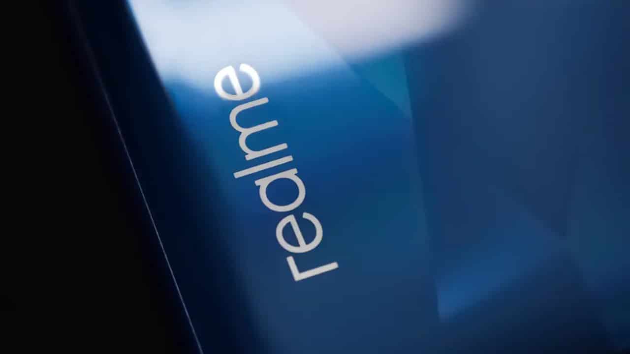 تسريبات: هاتف Realme 9 5G قادم قريباً بتصميم مُختلف وغطاء خلفي متغير اللون!