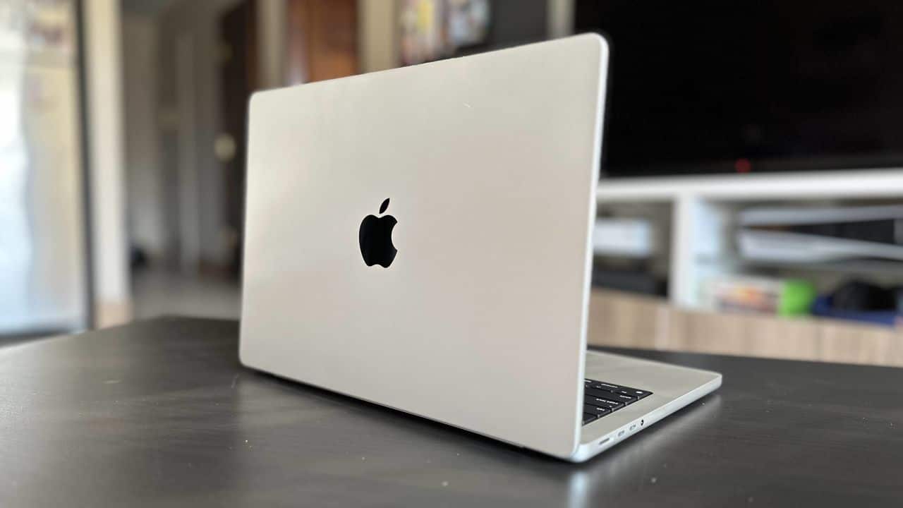 The Best Mac Desktops and Laptops 2024 - Review Plus